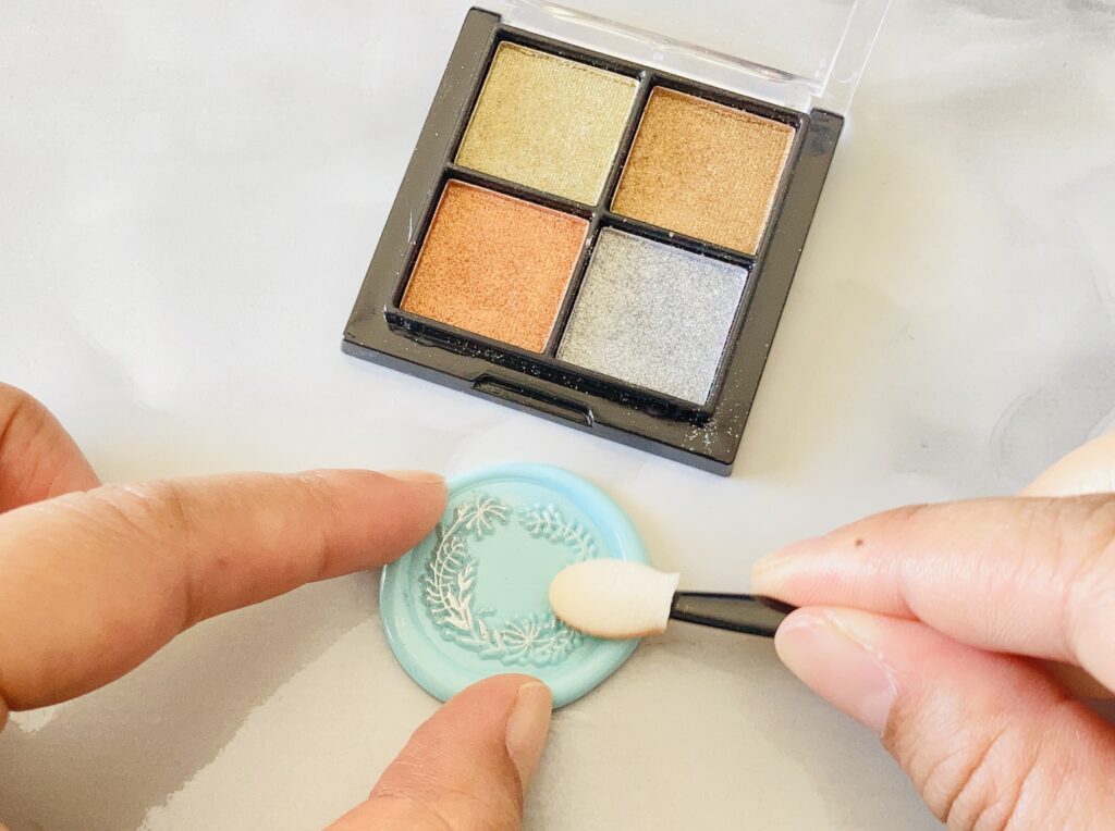 ミラーパウダーで着色する