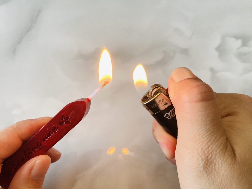 芯ありワックスに火をつける