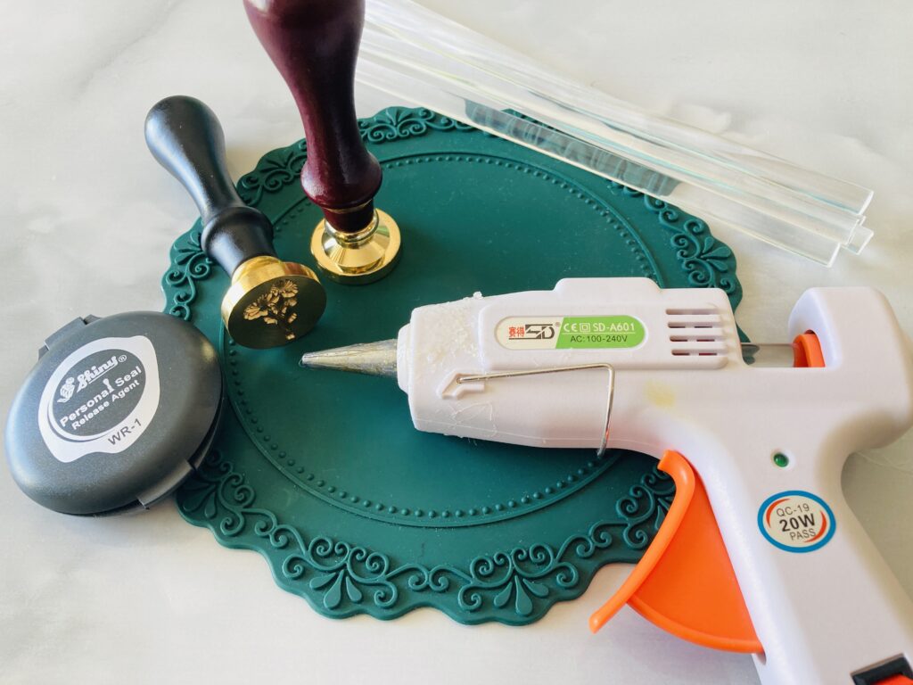 ワックスガン（グルーガン）で使うもの